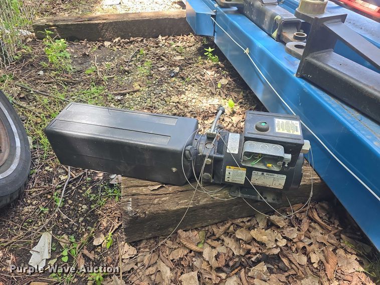 image for item EK5258 2001 ALM 9003A two post automotive lift