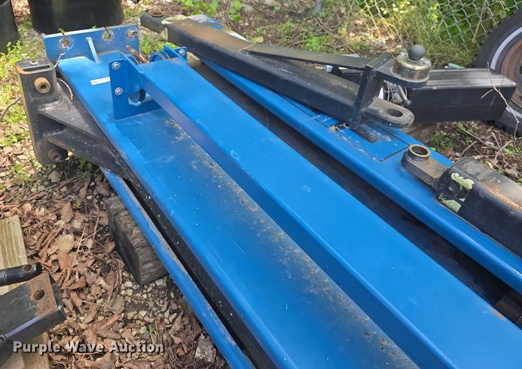 image for item EK5258 2001 ALM 9003A two post automotive lift