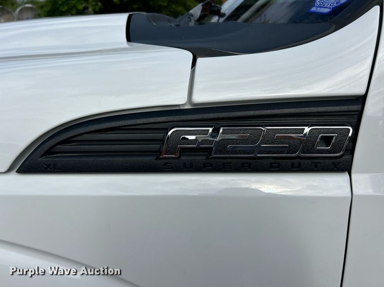 image for item EK8050 2015 Ford F250 Super Duty XL pickup truck