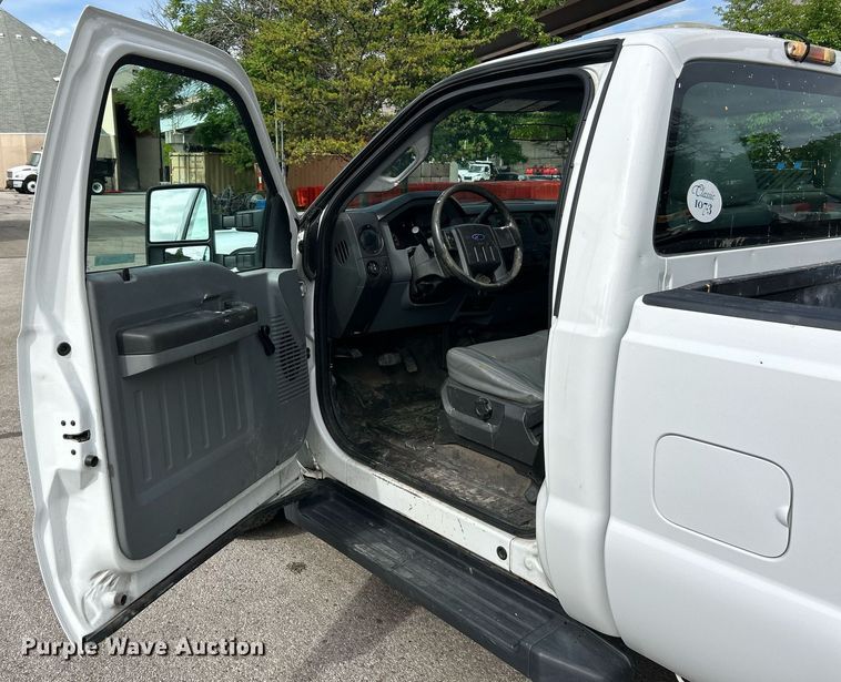 image for item EK8050 2015 Ford F250 Super Duty XL pickup truck