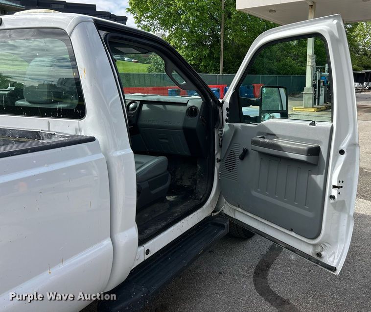 image for item EK8050 2015 Ford F250 Super Duty XL pickup truck