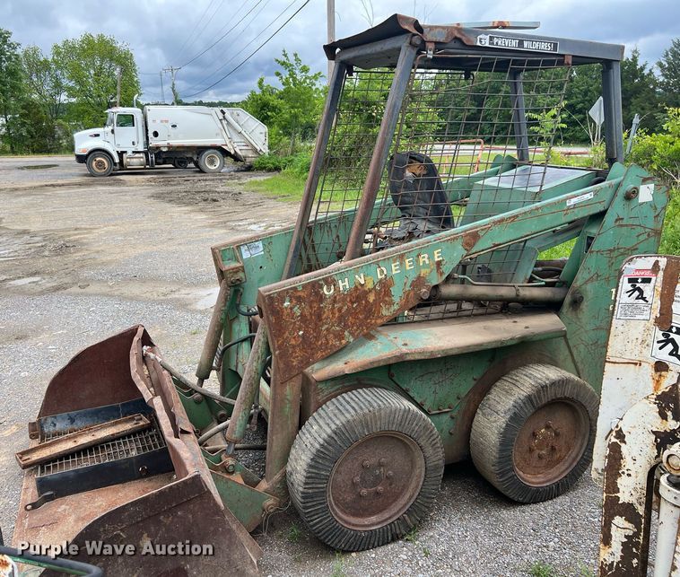 image for item EL2076 John Deere L125J skid steer loader