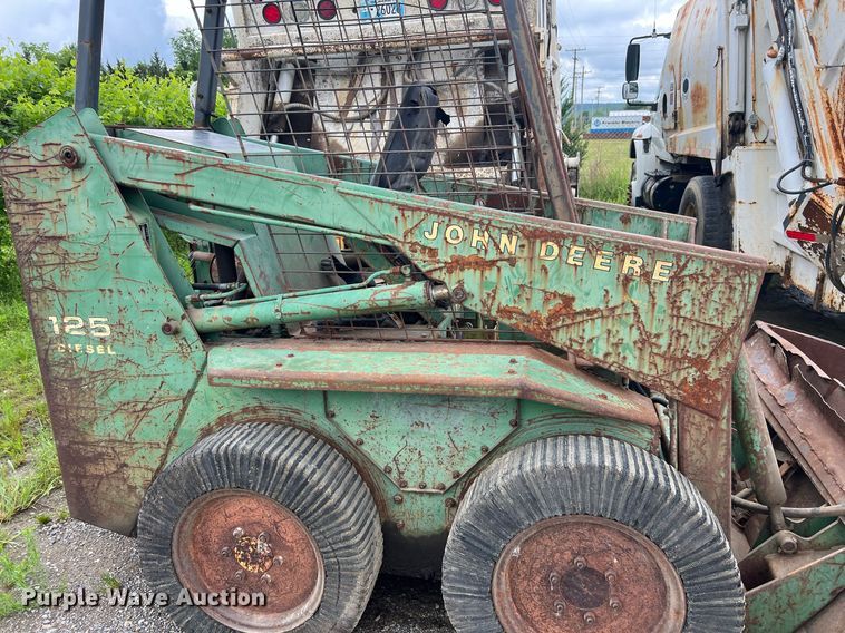 image for item EL2076 John Deere L125J skid steer loader