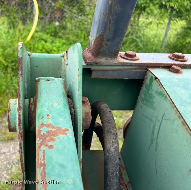 image for item EL2076 John Deere L125J skid steer loader