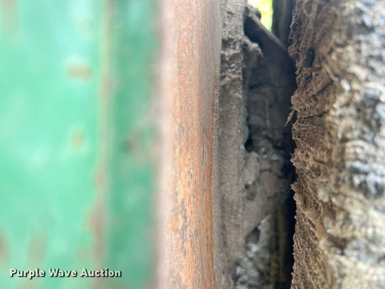 image for item EL2076 John Deere L125J skid steer loader