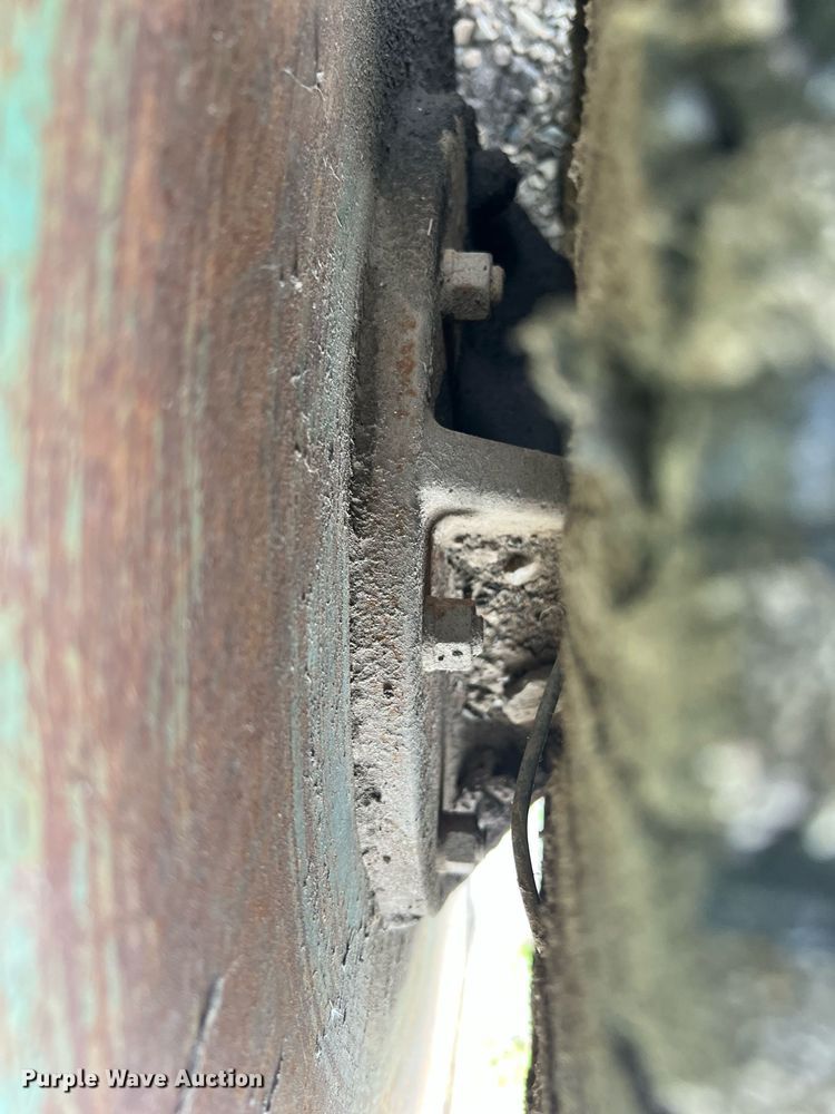 image for item EL2076 John Deere L125J skid steer loader