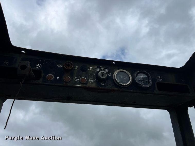 image for item EL2076 John Deere L125J skid steer loader