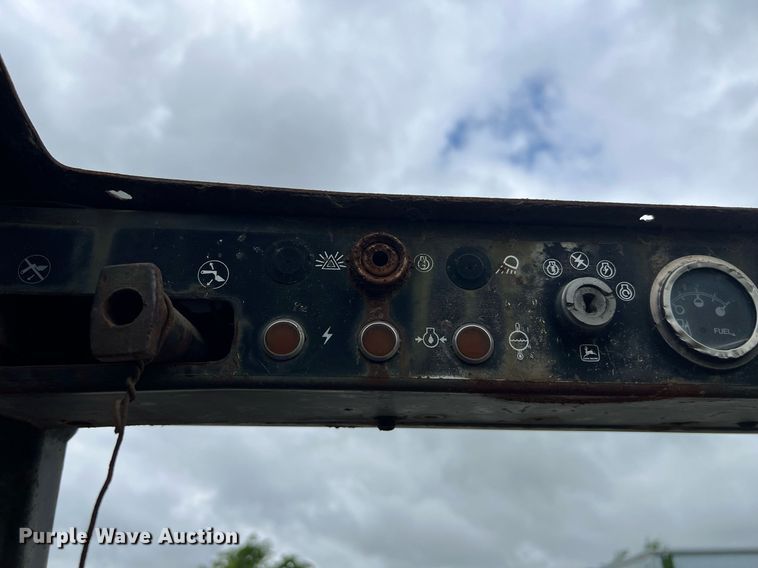 image for item EL2076 John Deere L125J skid steer loader