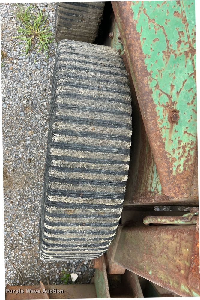 image for item EL2076 John Deere L125J skid steer loader