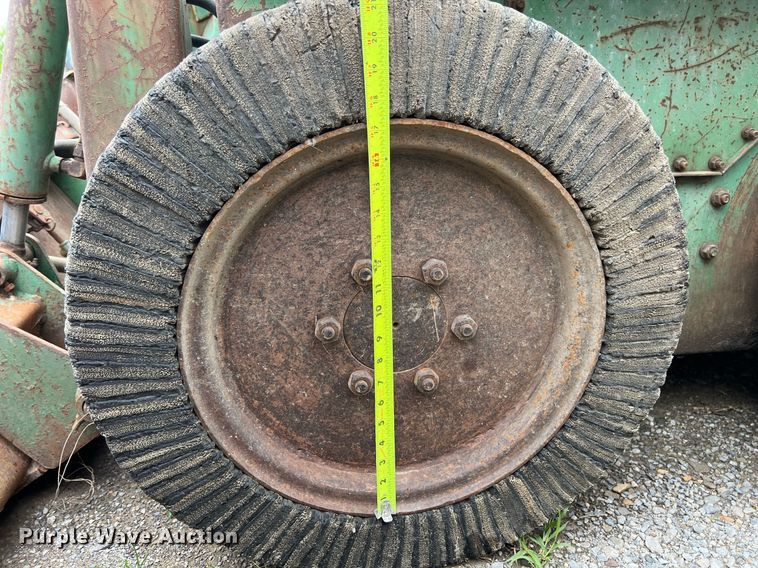 image for item EL2076 John Deere L125J skid steer loader