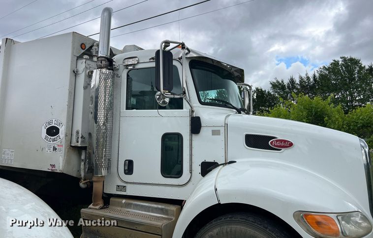 image for item EL2077 2018 Peterbilt 337 refuse truck