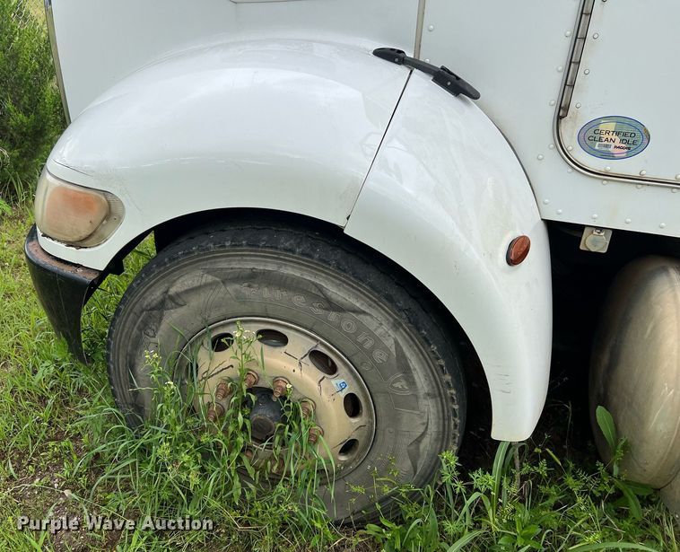 image for item EL2077 2018 Peterbilt 337 refuse truck