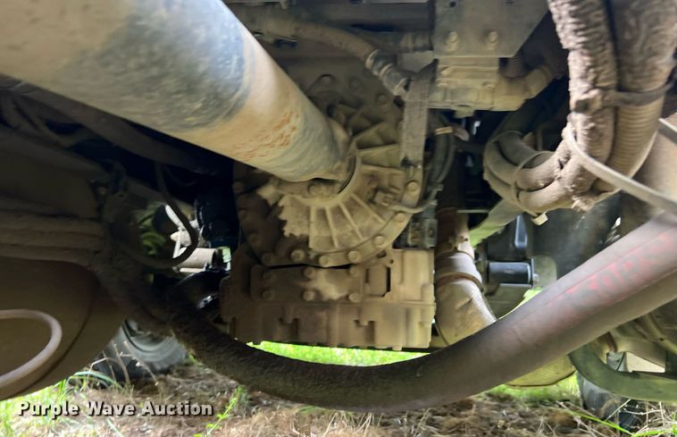 image for item EL2077 2018 Peterbilt 337 refuse truck