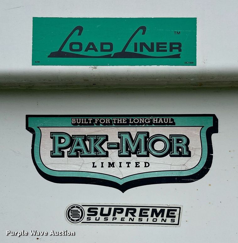 image for item EL2077 2018 Peterbilt 337 refuse truck