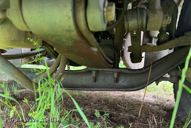 image for item EL2077 2018 Peterbilt 337 refuse truck