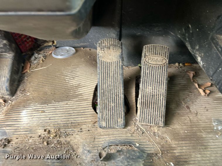 image for item EL2077 2018 Peterbilt 337 refuse truck