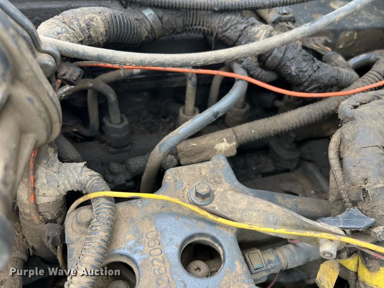 image for item EL2077 2018 Peterbilt 337 refuse truck