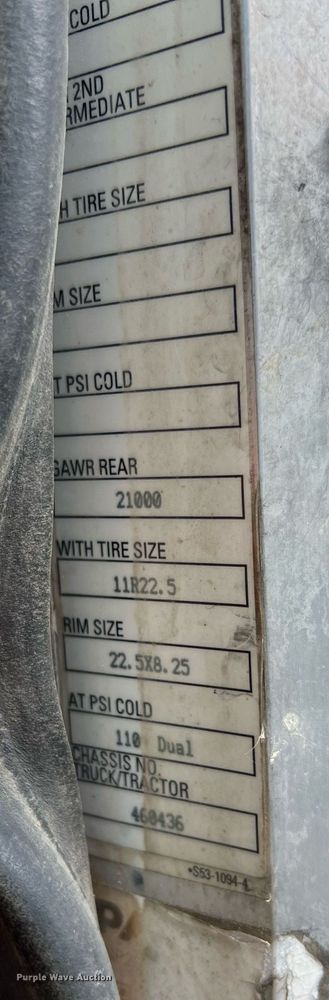 image for item EL2077 2018 Peterbilt 337 refuse truck