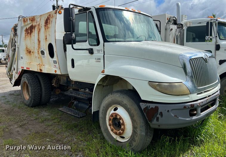 image for item EL2078 2007 International 4400 refuse truck