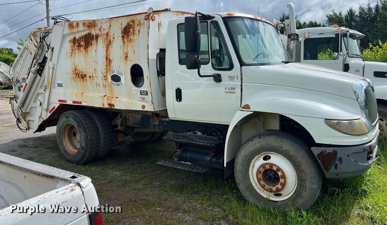 image for item EL2078 2007 International 4400 refuse truck