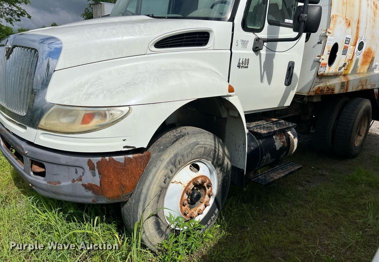 image for item EL2078 2007 International 4400 refuse truck