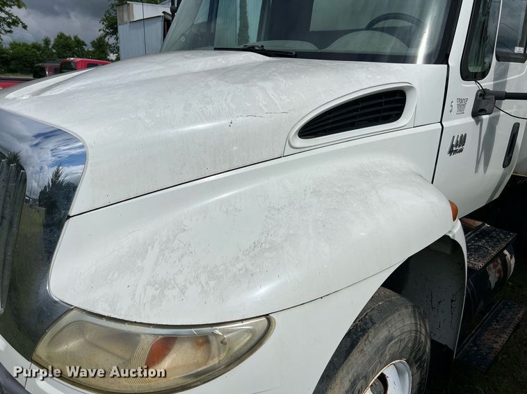 image for item EL2078 2007 International 4400 refuse truck