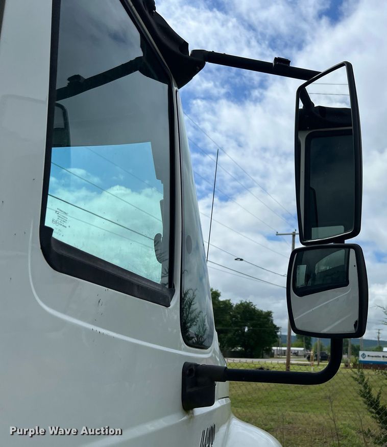 image for item EL2078 2007 International 4400 refuse truck