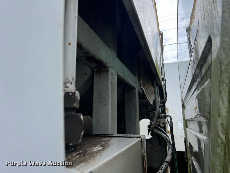 image for item EL2078 2007 International 4400 refuse truck