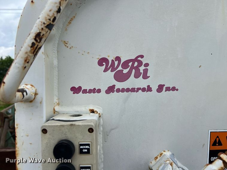 image for item EL2078 2007 International 4400 refuse truck