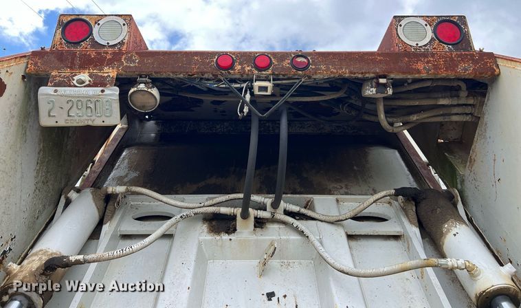 image for item EL2078 2007 International 4400 refuse truck