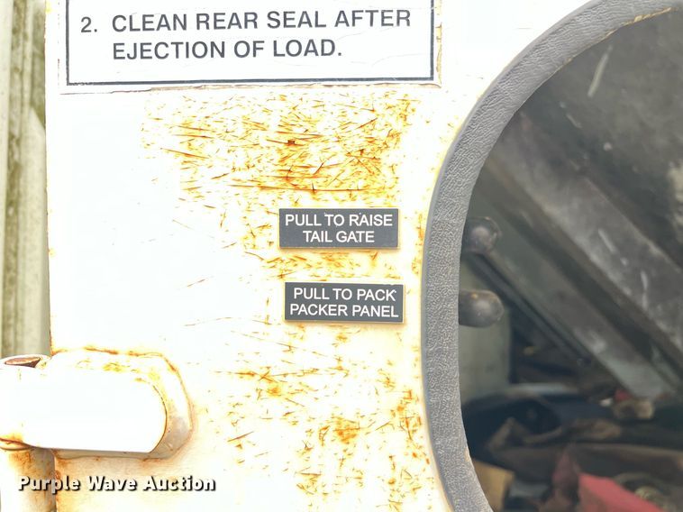 image for item EL2078 2007 International 4400 refuse truck