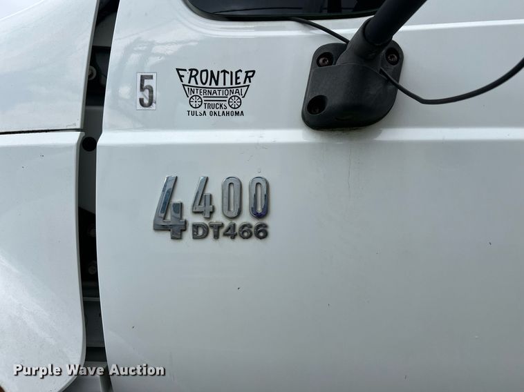 image for item EL2078 2007 International 4400 refuse truck