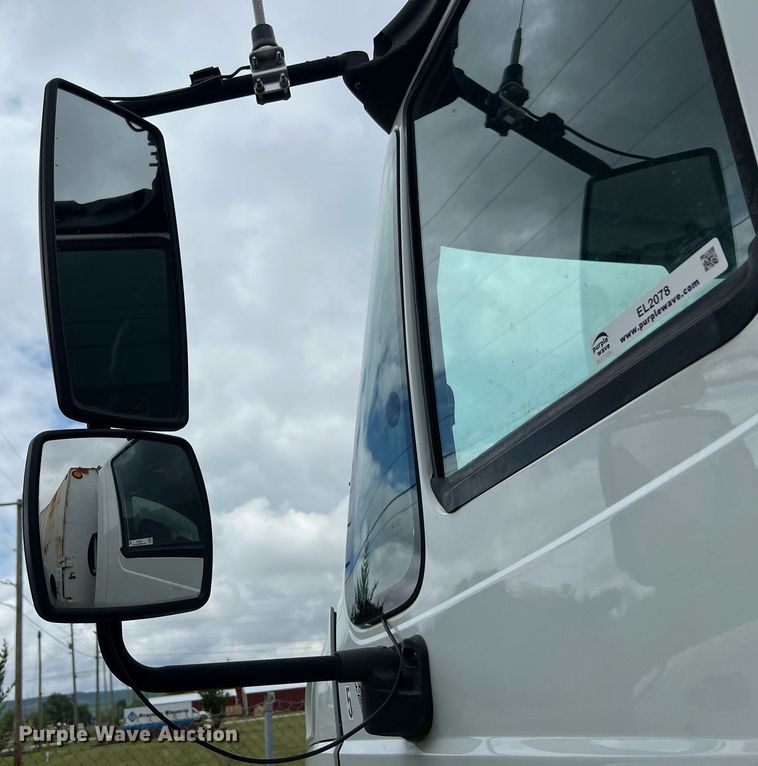 image for item EL2078 2007 International 4400 refuse truck