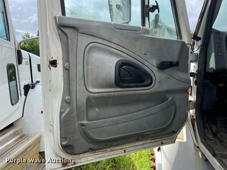 image for item EL2078 2007 International 4400 refuse truck