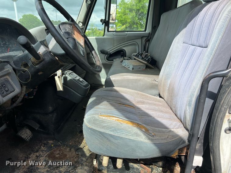 image for item EL2078 2007 International 4400 refuse truck