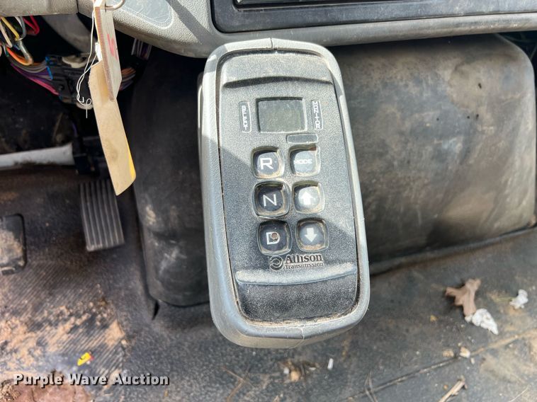 image for item EL2078 2007 International 4400 refuse truck