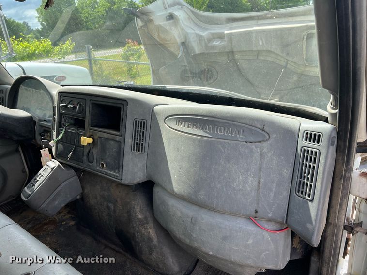 image for item EL2078 2007 International 4400 refuse truck