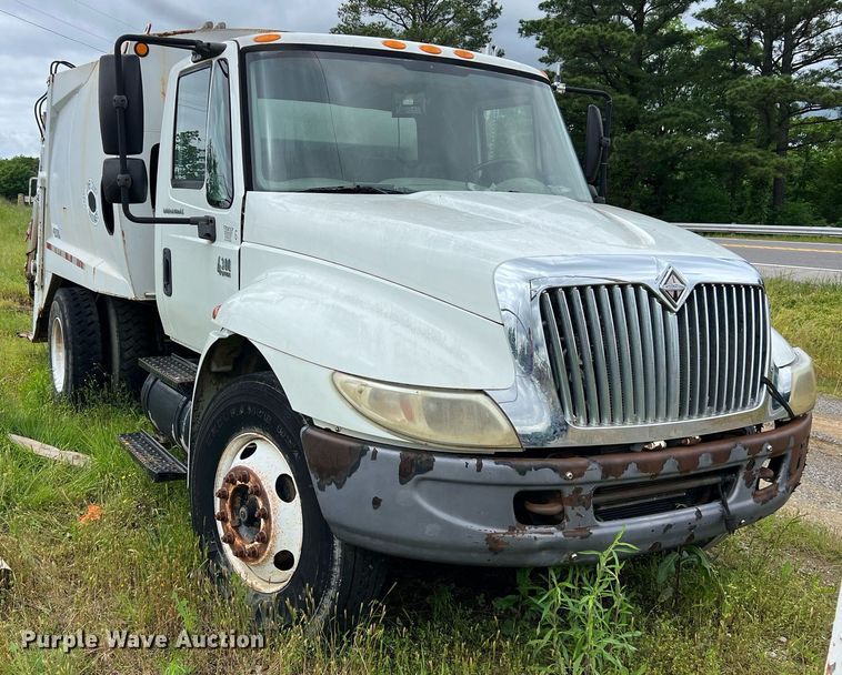 image for item EL2081 2007 International 4300 refuse truck