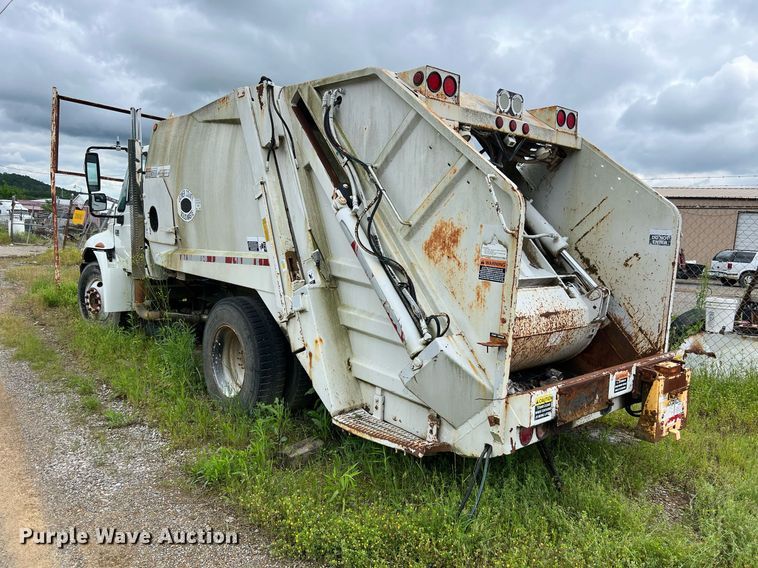image for item EL2081 2007 International 4300 refuse truck