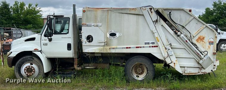 image for item EL2081 2007 International 4300 refuse truck