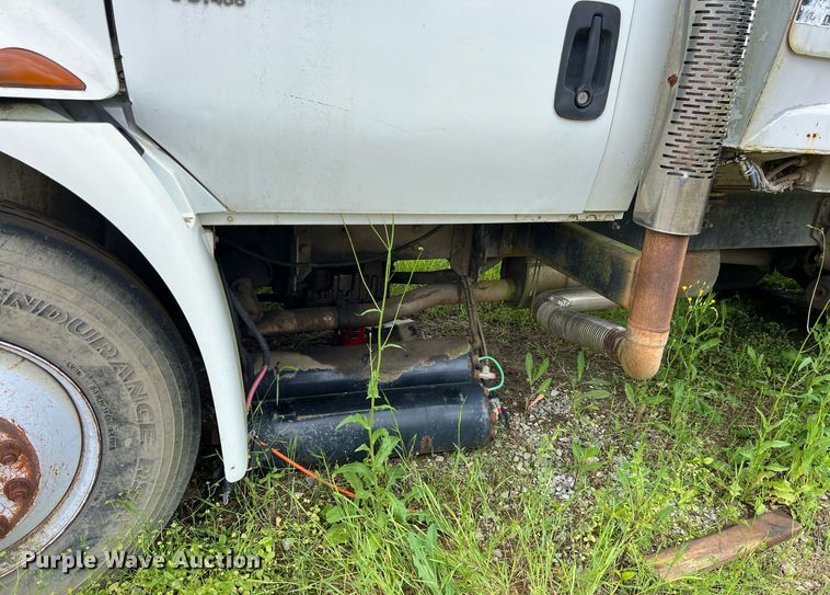 image for item EL2081 2007 International 4300 refuse truck