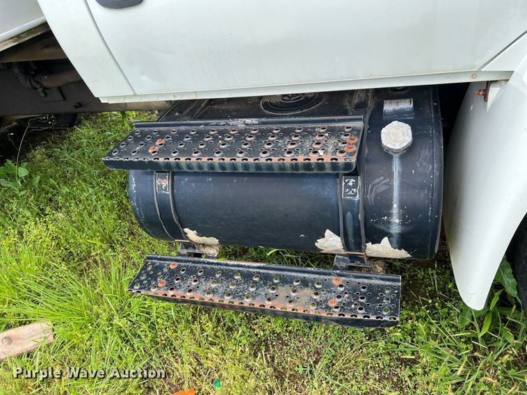 image for item EL2081 2007 International 4300 refuse truck