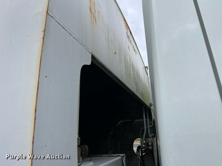 image for item EL2081 2007 International 4300 refuse truck