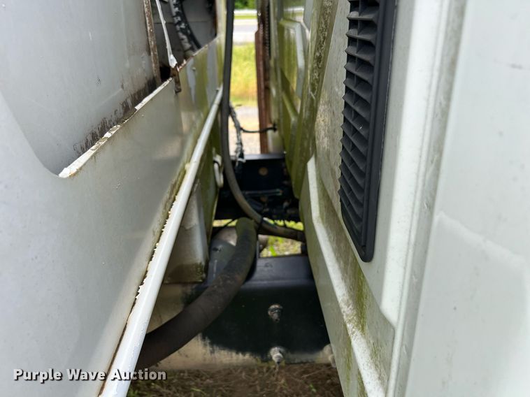 image for item EL2081 2007 International 4300 refuse truck