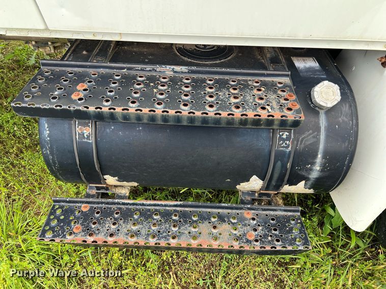 image for item EL2081 2007 International 4300 refuse truck