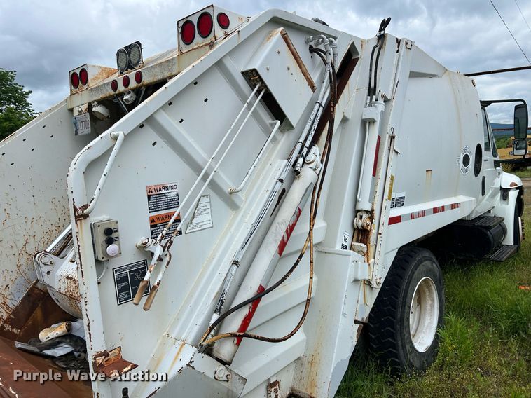 image for item EL2081 2007 International 4300 refuse truck