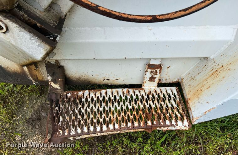 image for item EL2081 2007 International 4300 refuse truck