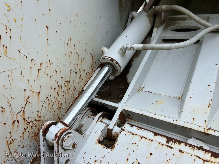 image for item EL2081 2007 International 4300 refuse truck