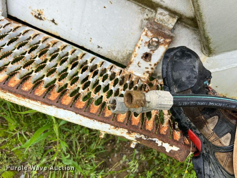 image for item EL2081 2007 International 4300 refuse truck