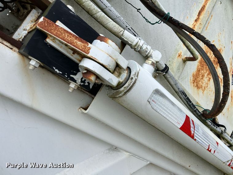 image for item EL2081 2007 International 4300 refuse truck